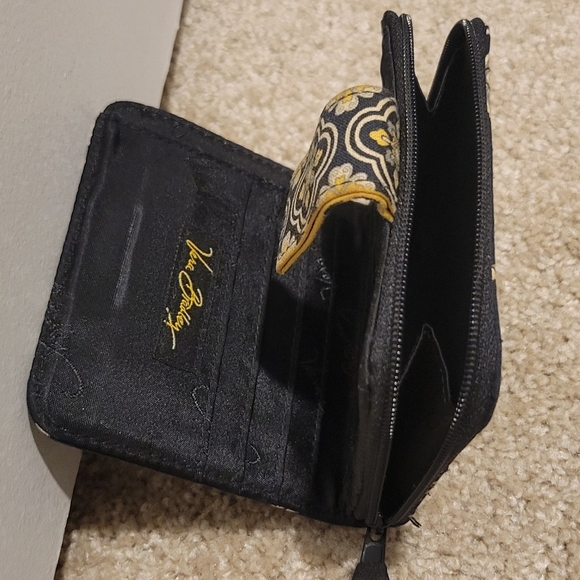 Vera Bradley wallet - Picture 4 of 8